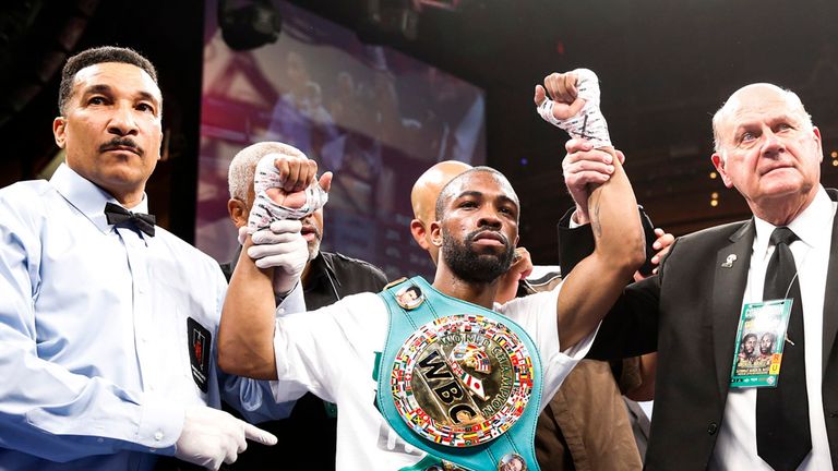 Gary Russell Jr celebrates his win over Jhonny Gonzalez to claim the WBC featherweight title. MUST CREDIT: Esther Lin/SHOWTIME