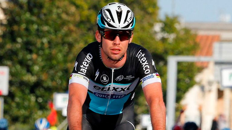 Mark Cavendish finishes Stage 2 of the 2015 Tirreno-Adriatico after being held up by a crash