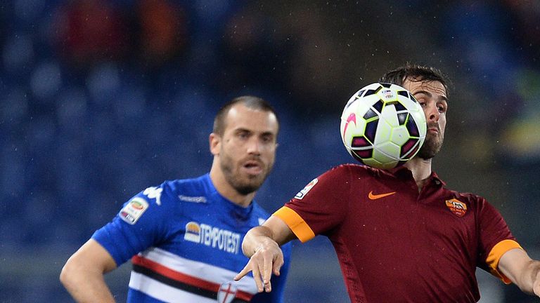 Roma's midfielder from Bosnia-Herzegovina Miralem Pjanic (R) vies with Sampdoria's defender Lorenzo De 