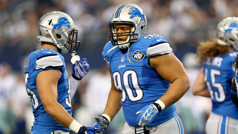 Defensive tackle Ndamukong Suh