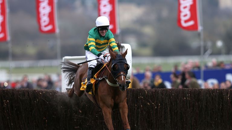 A huge moment at the Festival as Uxizandre and AP McCoy win the Ryanair Chase