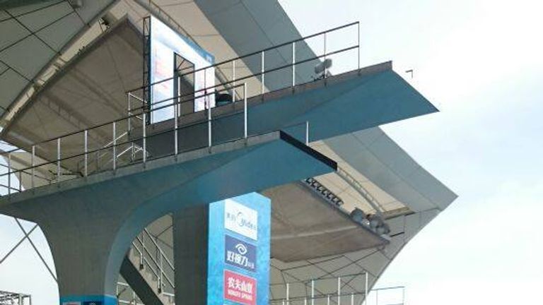 Sarah (l) with coach Andy Banks and diving partner Tonia Couch