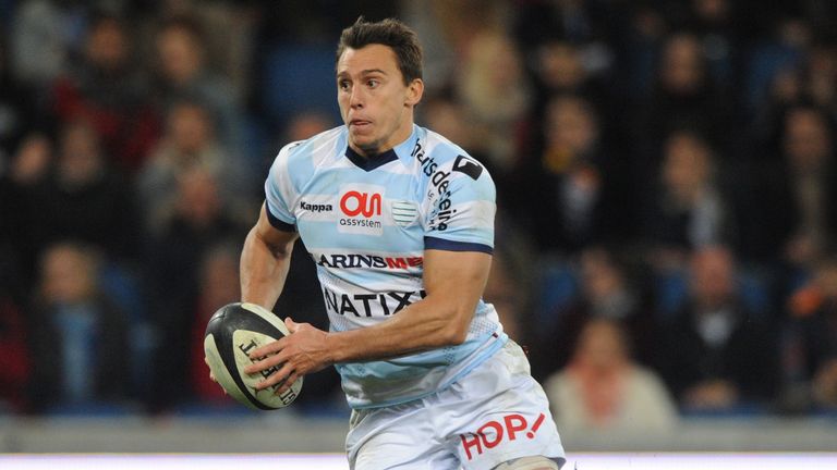 Racing Metro's winger Juan Jose Imhoff runs with the ball during theTop 14  match between Racing Metro and Grenoble at the Oceane Stadium