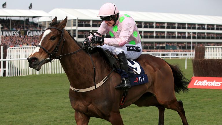 Vautour ridden by Ruby Walsh on his way to winning the JLT Novices' Chase