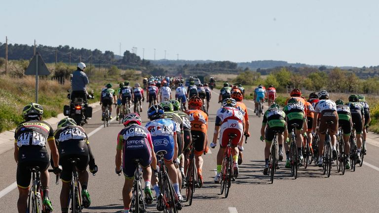 Echelons form during Stage 5 of the 2015 Tour of Catalonia