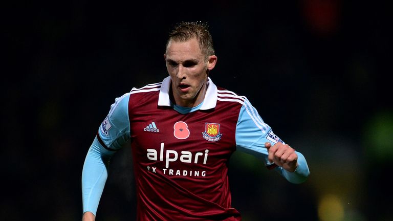 NORWICH, ENGLAND - NOVEMBER 09:  Jack Collison of West Ham United in action during the Barclays Premier League match between Norwich City and West Ham Unit