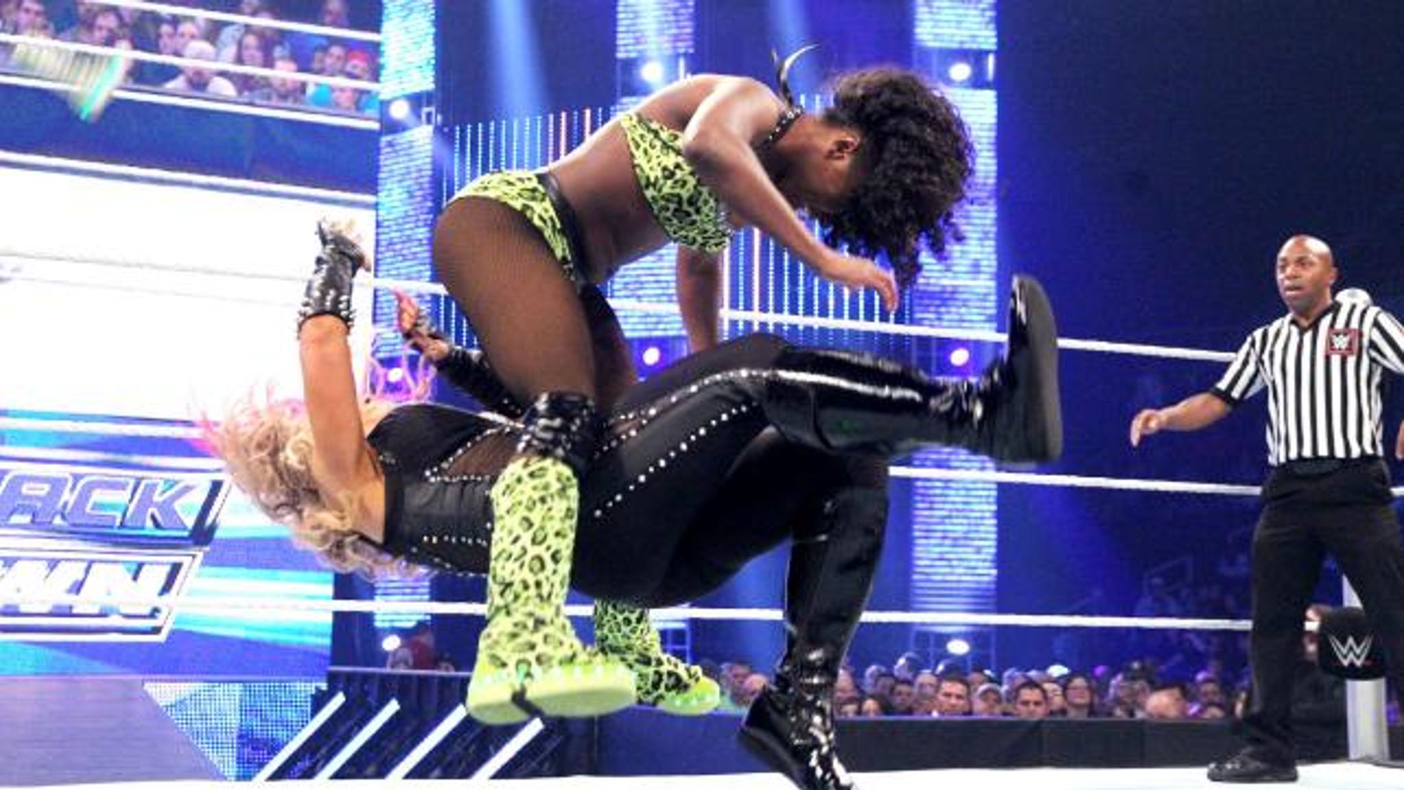 WWE Smackdown results: Naomi beats Natalya ahead of Divas Title clash | Sky  Sports