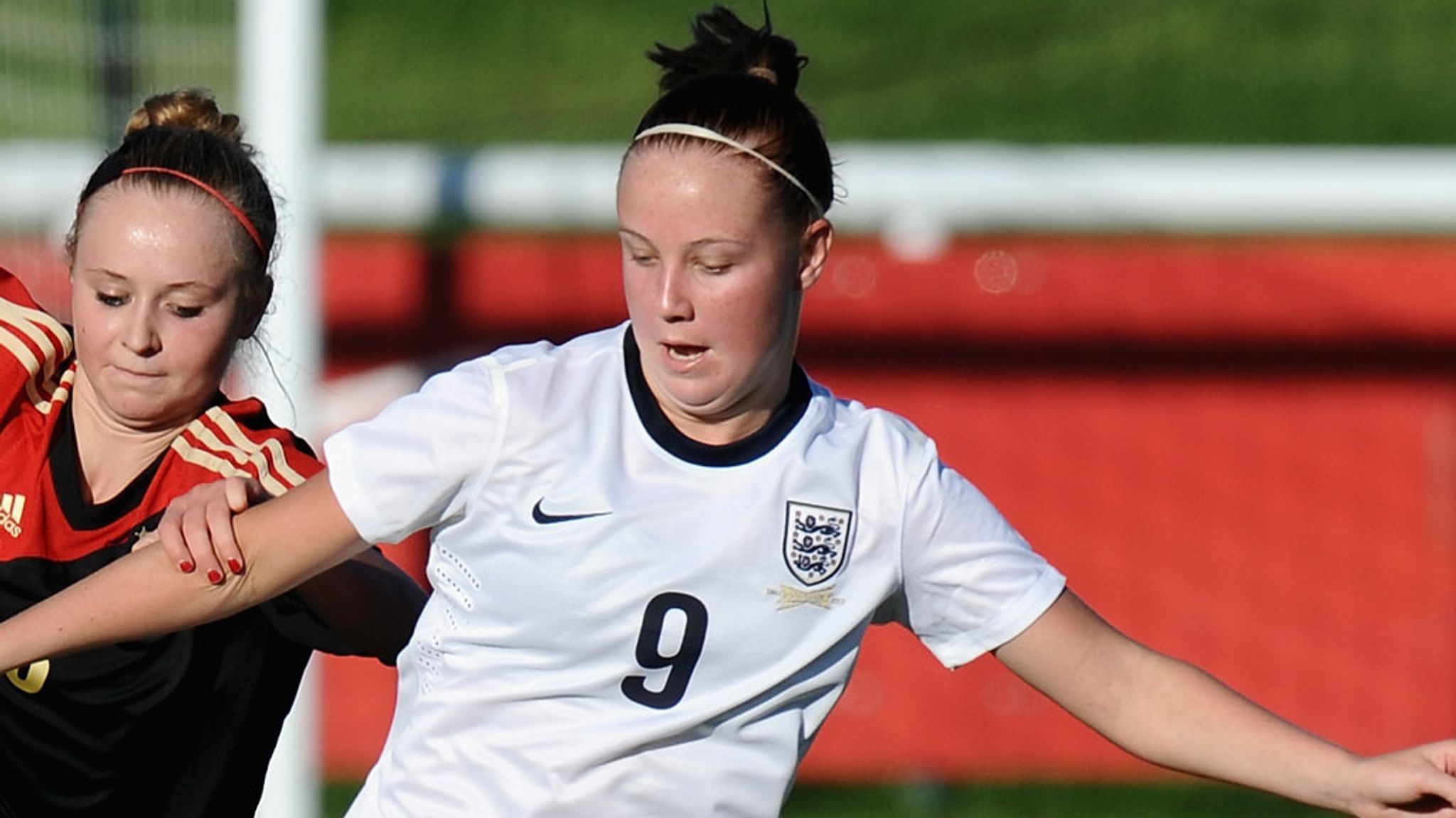 Beth Mead scores hat-trick in 4-0 win over league leaders | Football ...