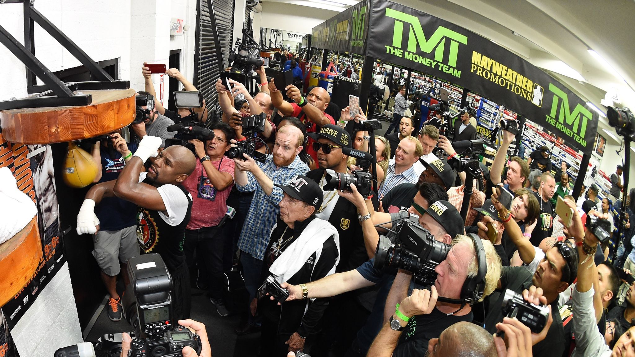 Mayweather vs Pacquiao: Mega-fight has the media mayhem of Super Bowl ...