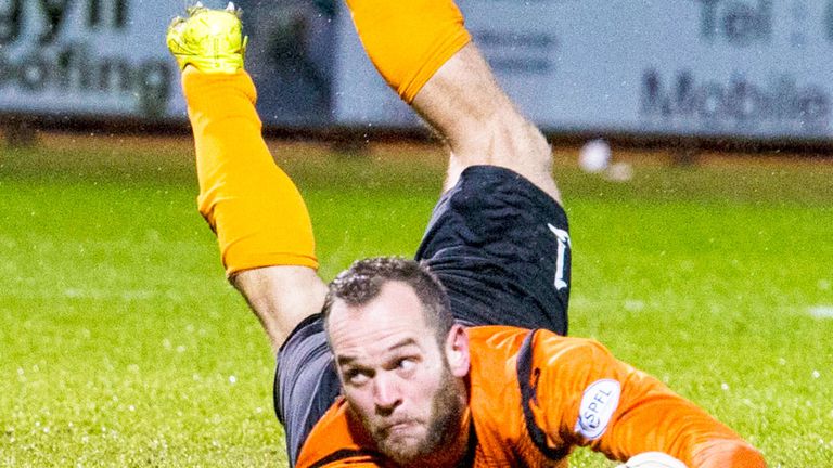 Alan Mannus: St Johnstone keeper has signed a new contract