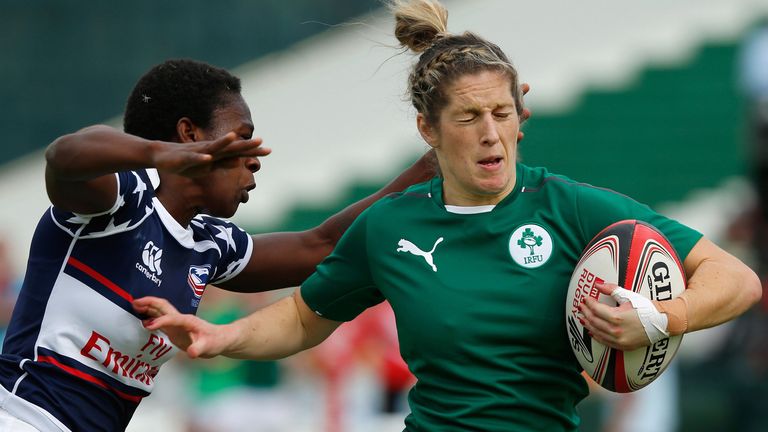 Dynamic Ireland winger Alison Miller (r)