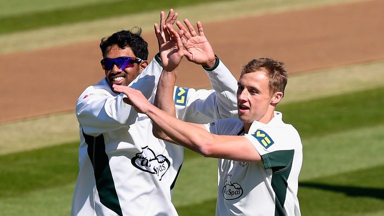 Charlie Morris of Worcestershire celebrates the wicket of Luke Wells with team mate Sachithra Senanayake