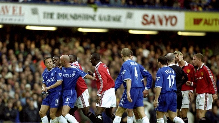 03 Oct 1999:  Tempers flare after the clash between Dennis Wise of Chelsea and Nicky Butt of United during the Chelsea v Manchester United, FA Carling Prem