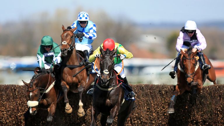 Sizing Granite (centre) goes on to win the Doom Bar Maghull Novices' Chase