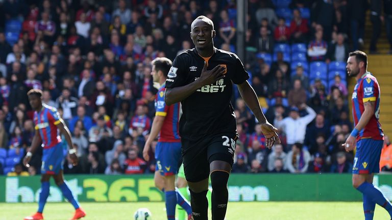Dame N'Doye of Hull City celebrates scoring the opening goal during the Barclays Premier League match at Crystal Palace 