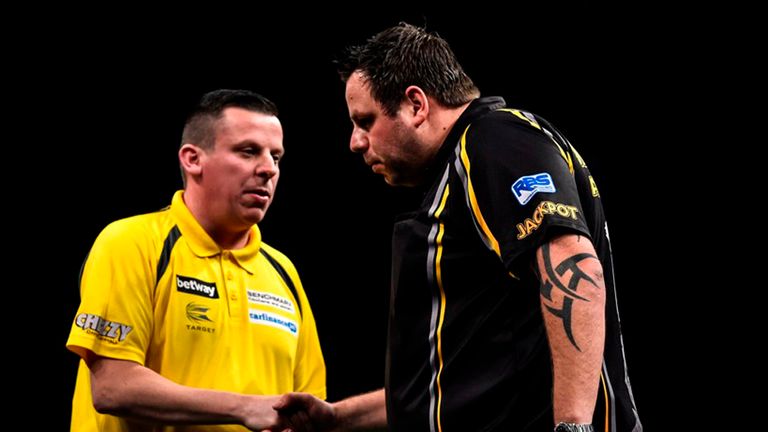 Dave Chisnall Adrian Lewis Premier League darts Dublin (Lawrence Lustig)