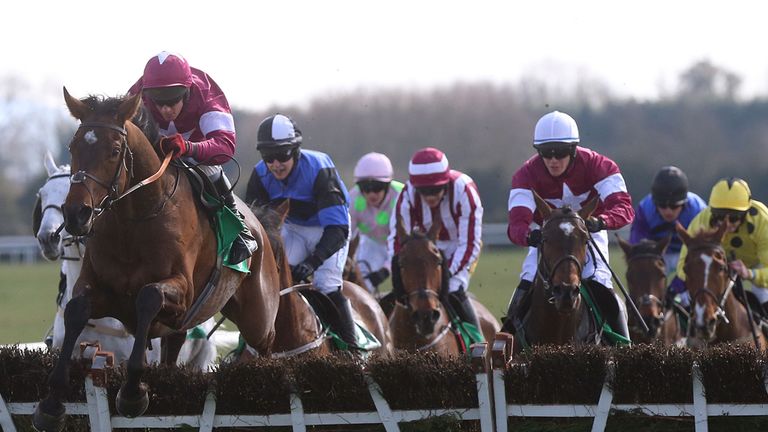 Dedigout jumps the last to win The Keelings Irish Strawberry Hurdle