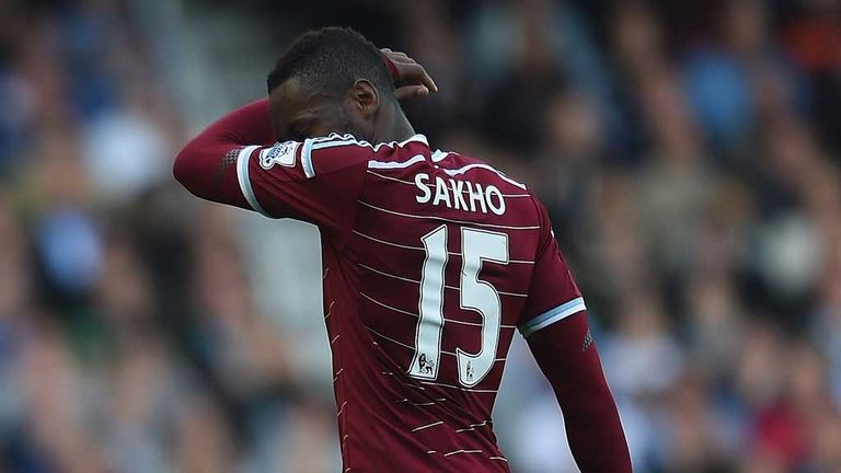 Diafra Sakho, West Ham striker dejected against Stoke