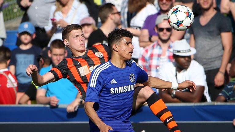NYON, SWITZERLAND - APRIL 13: Dominic Solanke (R) of Chelsea FC fights for the ball with Mykola Matviyenko of Shakhtar Donetsk during the UEFA Youth League