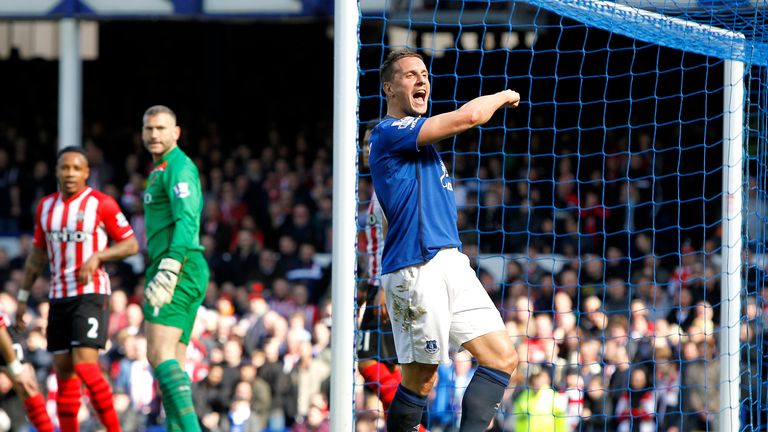 Everton's Phil Jagielka celebrates