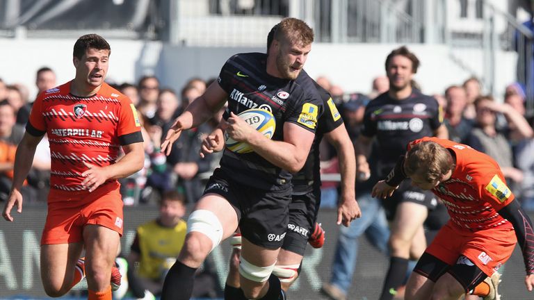 George Kruis of Saracens breaks with the ball during the Aviva Premiership match between Saracens and Leicester Tigers
