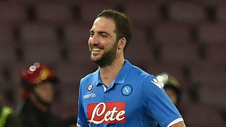 Gonzalo Higuain of Napoli  celebrates after scoring the goal 4-1 during the Serie A match between SSC Napoli and UC Sampdoria