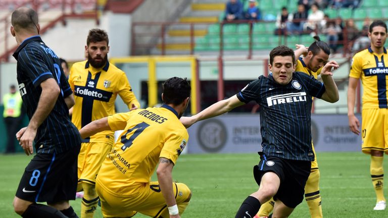 Mateo Kovacic runs at the Parma defence