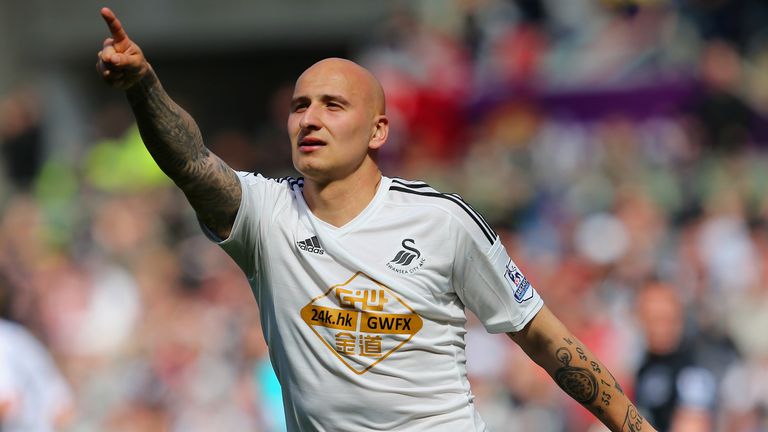 Jonjo Shelvey of Swansea equalizing from the penalty spot 