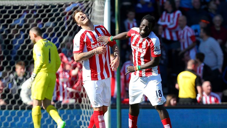 Mame Diouf equalises for Stoke in the 47th minute