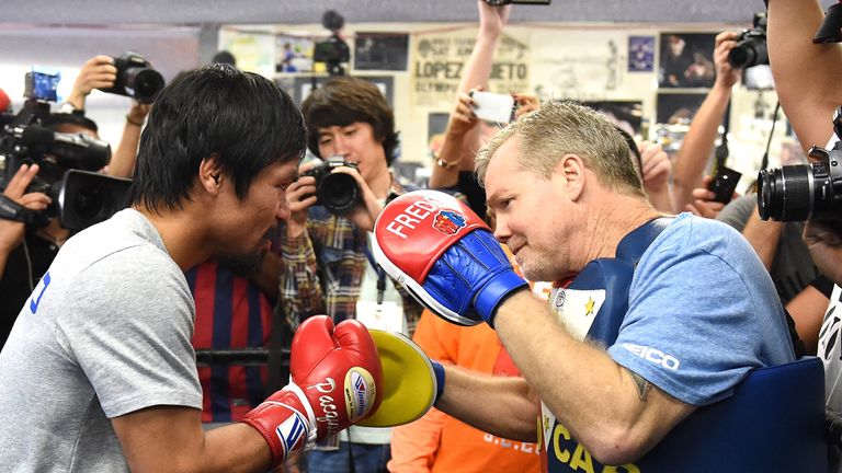 Freddie Roach: Manny Pacquiao's speed key to victory over Floyd Mayweather