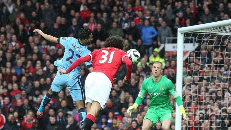 Marouane Fellaini scores for Manchester United