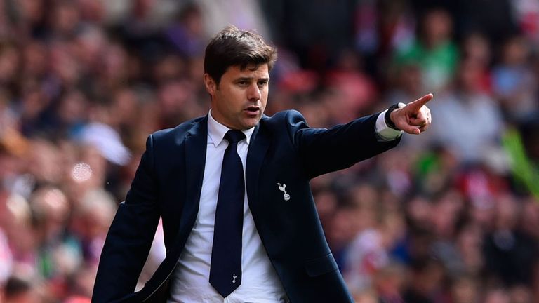 SOUTHAMPTON, ENGLAND - APRIL 25:  Manager Mauricio Pochettino of Spurs gives direction during the Barclays Premier League match between Southampton and Tot