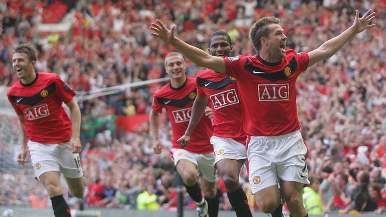 Michael Owen celebrates his winning goal for Manchester United against Manchester City in their 4-3 win at Old Trafford in 2009