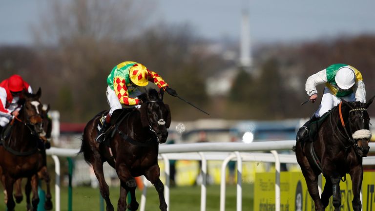 Many Clouds wins The Crabbie's Grand National Steeple Chase