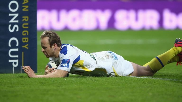 Nick Abendanon: Dives to score a try for Clermont Auvergne against Northampton