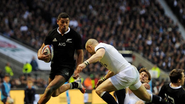 Charles Piutau New Zealand breaks past Mike Brown England 2013