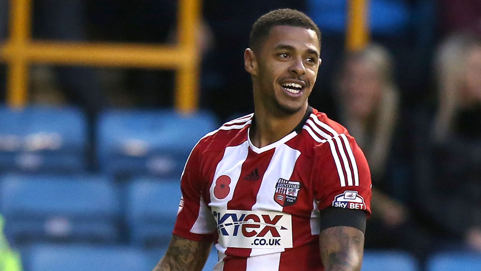 Brentford head coach Marinus Dijkhuizen keen to keep Andre Gray ...