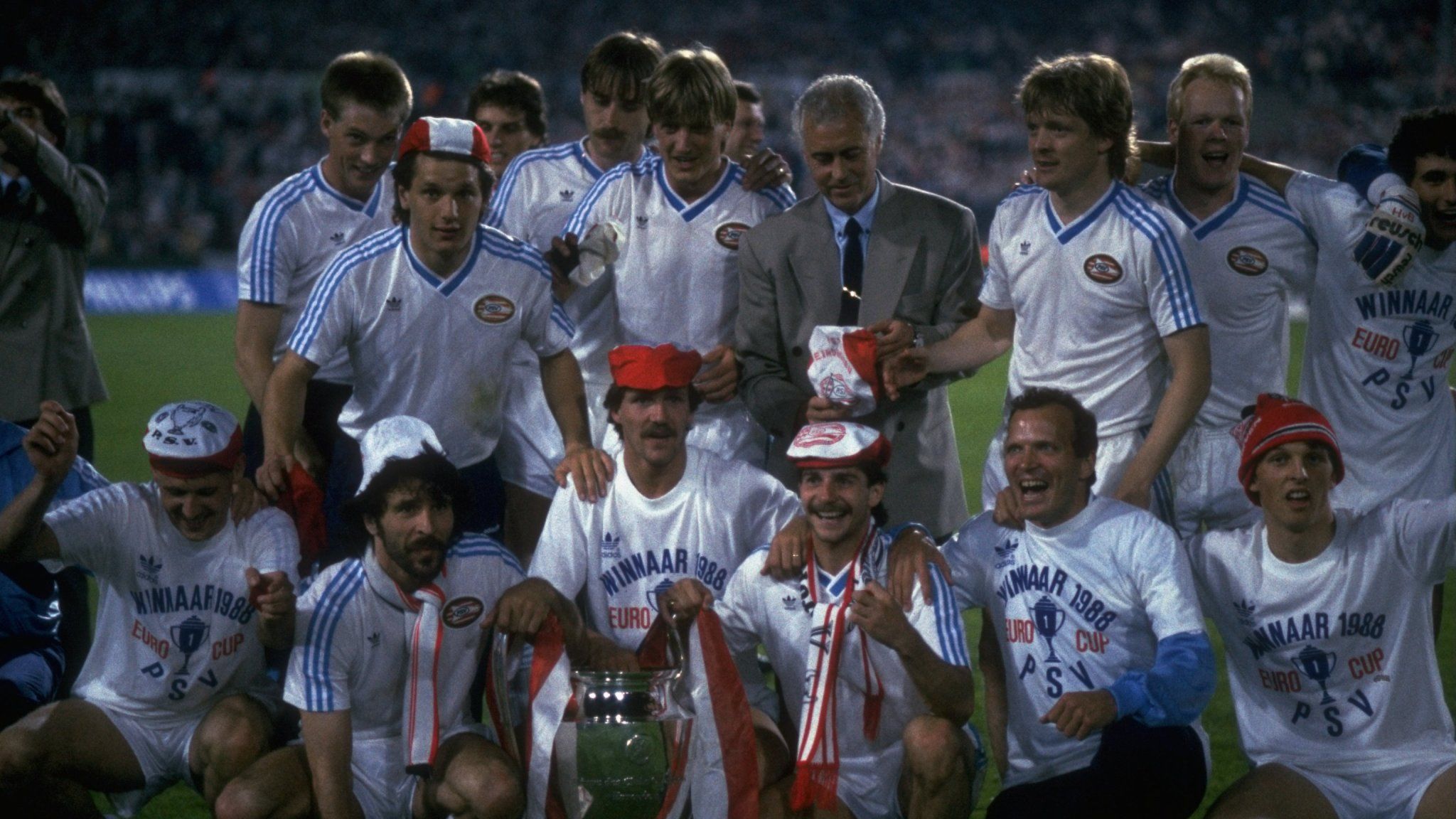 Treble winners Barcelona's 2015 team emulate the super seven