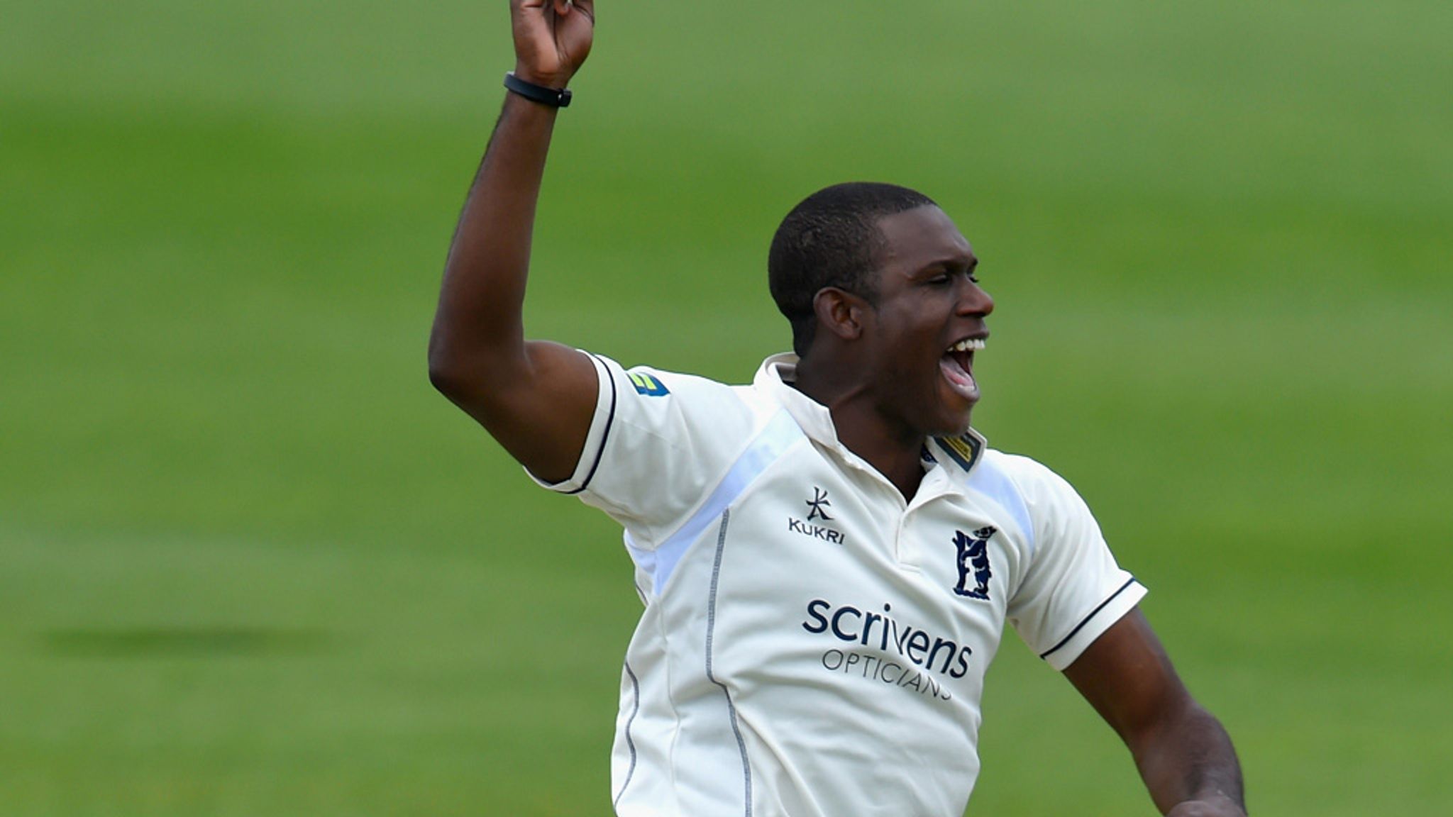 Keith Barker and three others sign new Warwickshire contracts