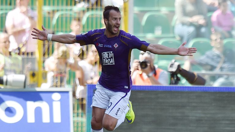 PALERMO, ITALY - MAY 24: Alberto Gilardino of Fiorentina celebrates after scoring his team's second goal during the Serie A match between US Citta di Paler