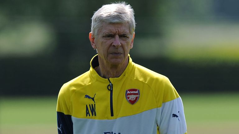 ST ALBANS, ENGLAND - MAY 27:  Arsenal manager Arsene Wenger during a training session at London Colney on 