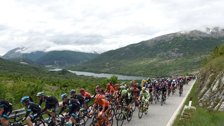 The peloton on stage eight of the 2015 Tour of Italy