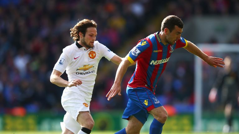 James McArthur moves away from Daley Blind 