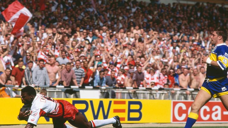 Martin Offiah scores for Wigan against Leeds in the 1994 Challenge Cup final
