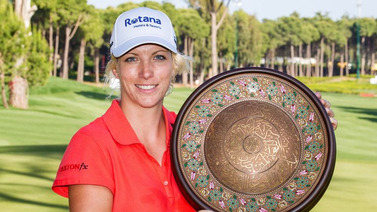 Melissa Reid with the Turkish Airlines Ladies Open trophy