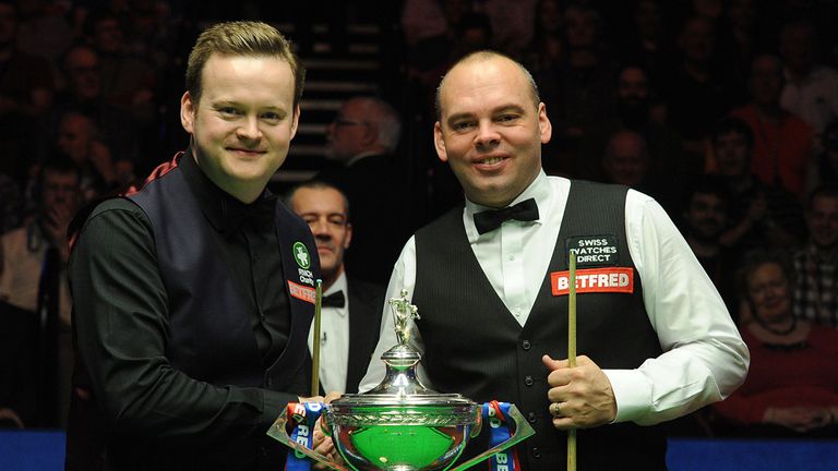 Shaun Murphy and Stuart Bingham shake hands before the start of the final during day sixteen of the Betfred World Championships at the Crucible Theatre, Sh