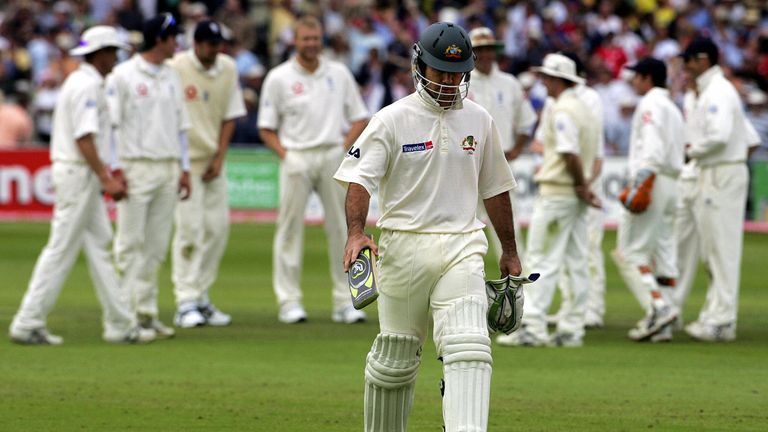 Nottingham, UNITED KINGDOM:  Australian captain Ricky Ponting (foreground) walks back to the Pavilion after being run-out by English fielder Gary Pratt on 