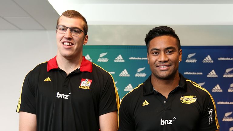 All Blacks Brodie Retallick (L) and Julian Savea pose during a New Zealand Rugby Union press conference on May 27, 2015