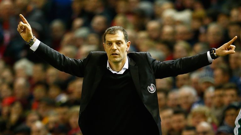 Slaven Bilic, manager of Besiktas gives instructions during the UEFA Europa League Round of 32 match between Liverpool and Besiktas 