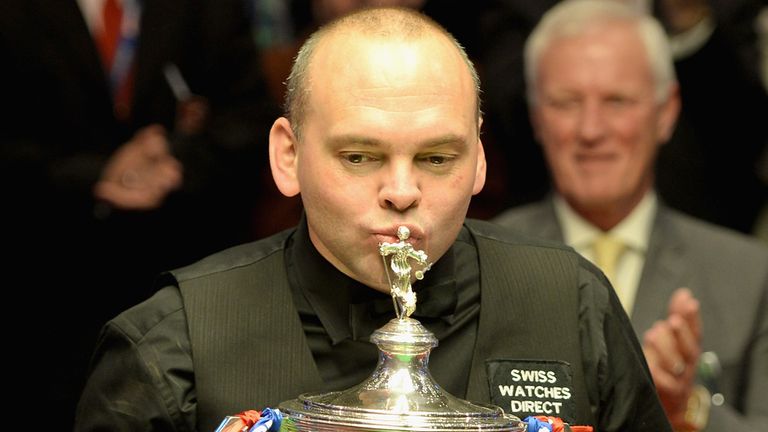 Stuart Bingham will start his title defence against Ali Carter